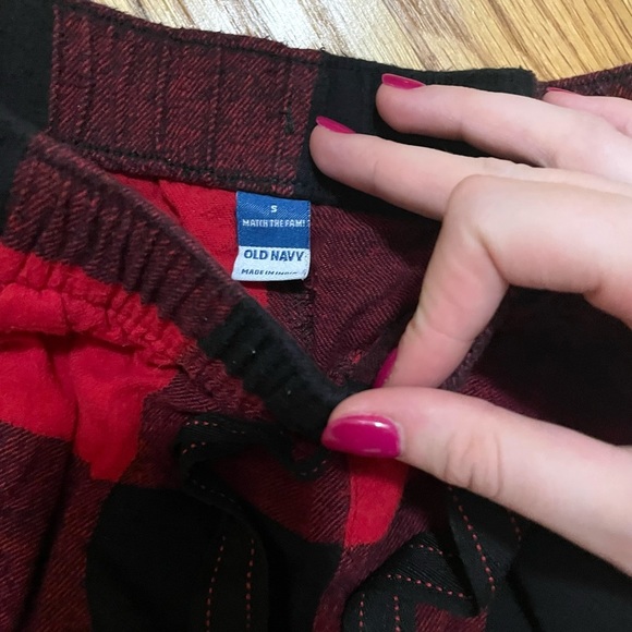 Old Navy Red and Black Plaid Holiday Christmas Joggers Size S - Picture 4 of 4